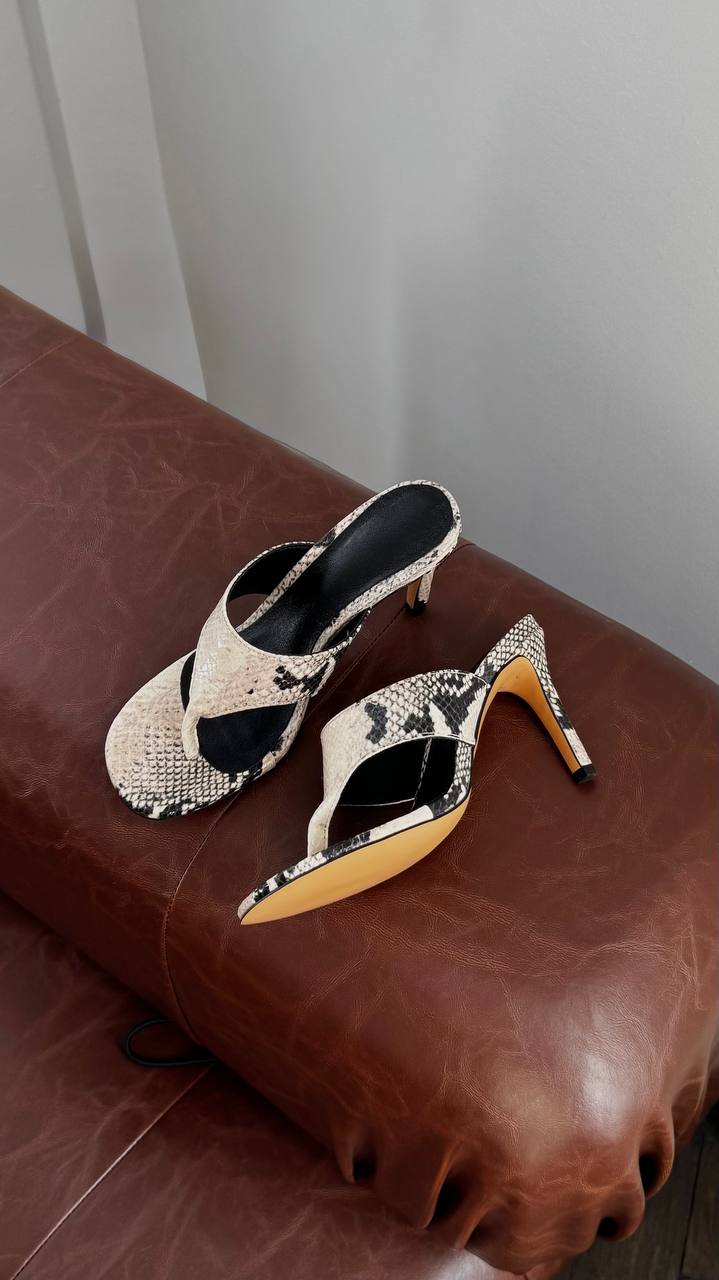 Код 3244 змія бежева